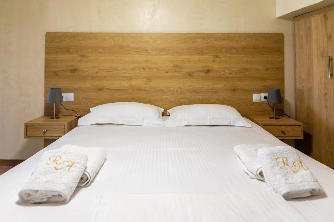 Remezzo Luxury Apartment Koróni