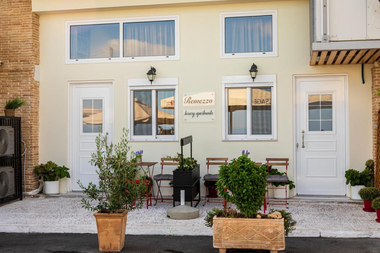 Remezzo Luxury Apartment Koróni